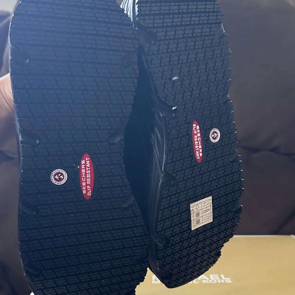 Skechers Men's All-Black Athletic Sneakers size 7 - Picture 10 of 12